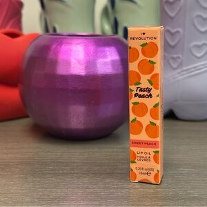 Revolution Tasty Peach Lip Oil